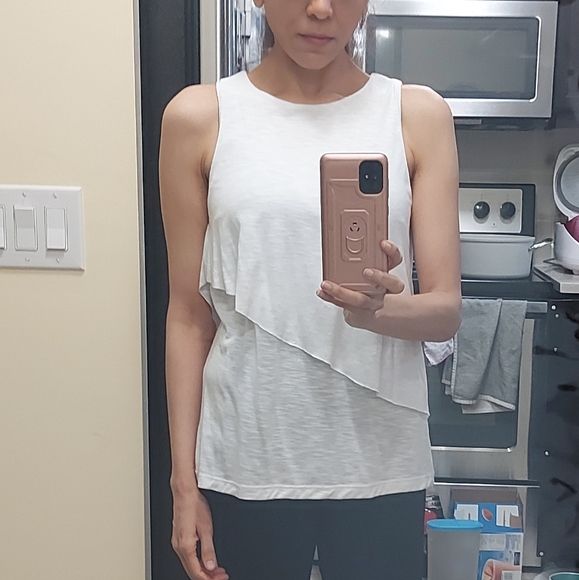 Light Lord & Taylor top 3/$15 - Picture 2 of 4